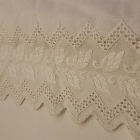 𝅺jonelle Pillow Case Cover Bedding White lace intricate decoration scallop - Picture 6 of 10